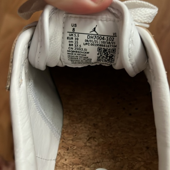 Jordan elevates - Picture 2 of 3